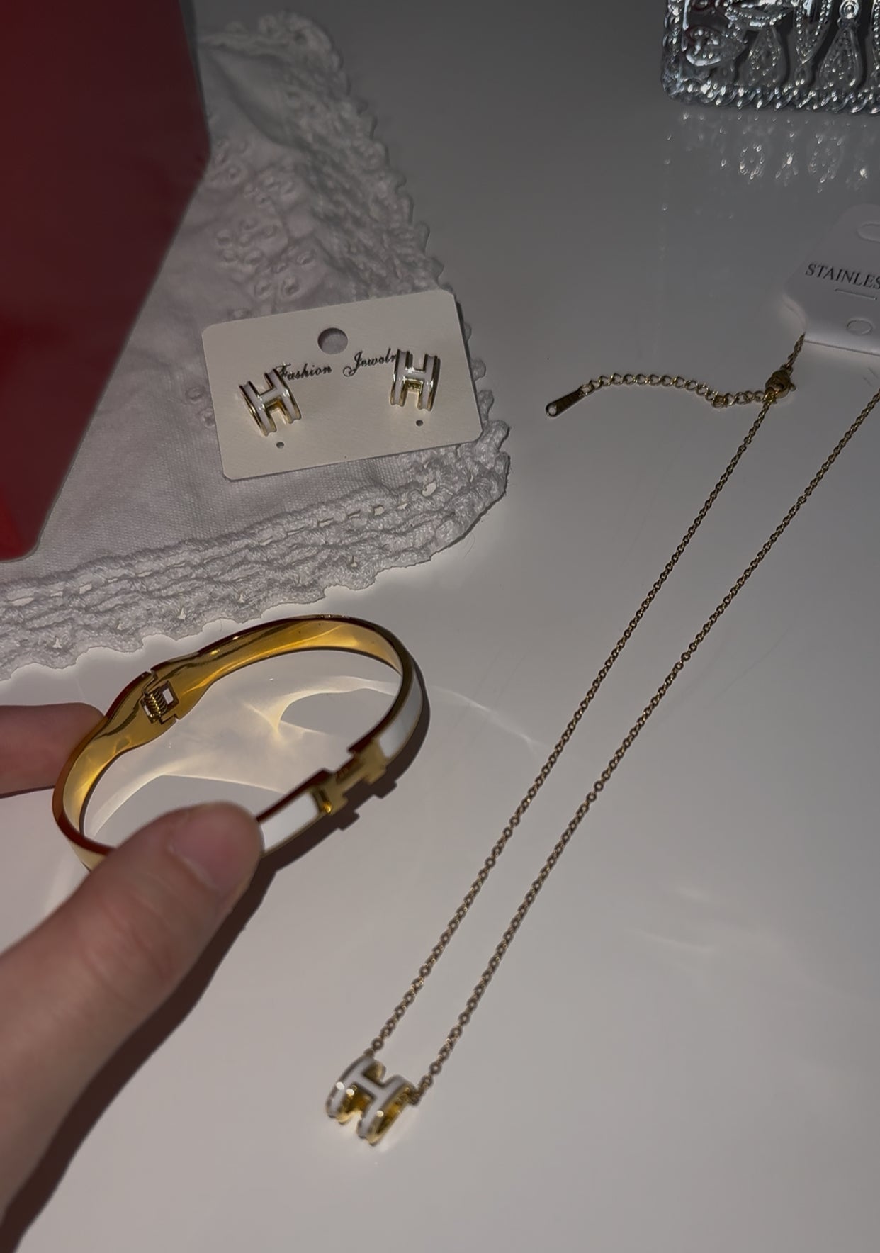 White H set